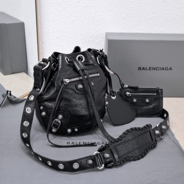 Le Cagole Xs Bucket Bag White/Black/Light Black/Grey/Light Grey For Women 7.8in/20 cm 7024311VG9Y9104