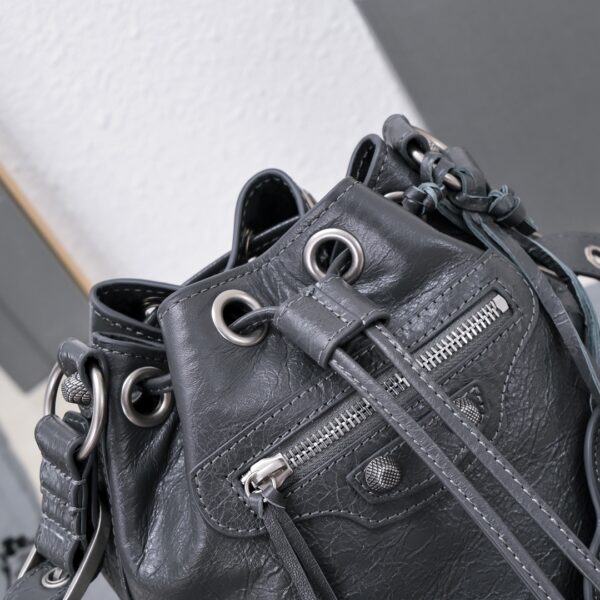 Le Cagole Xs Bucket Bag White/Black/Light Black/Grey/Light Grey For Women 7.8in/20 cm 7024311VG9Y9104