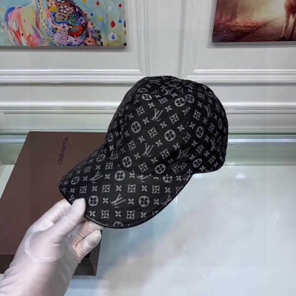 Louis Vuitton Be My Cap Black LV Cap