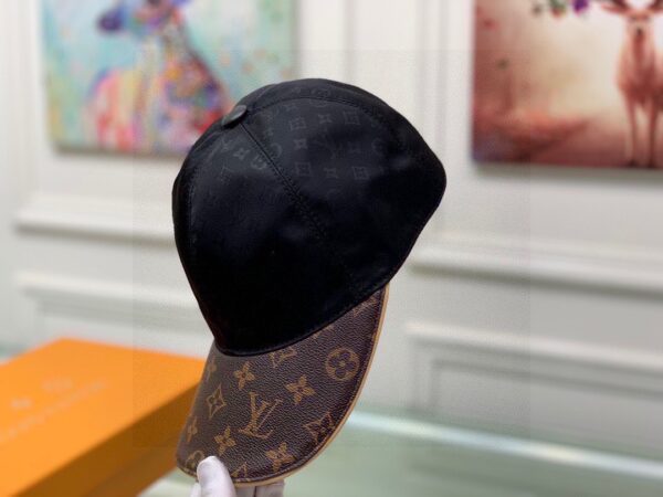 Louis Vuitton Be My Cap Black LV Cap