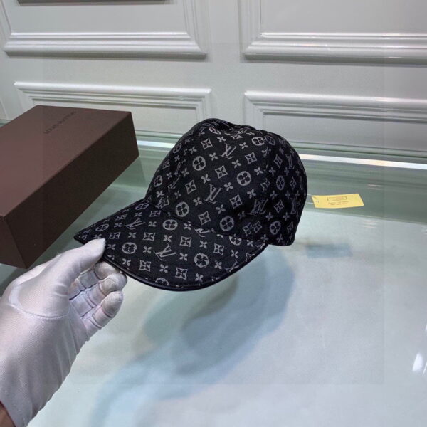Louis Vuitton Be My Cap Black LV Cap