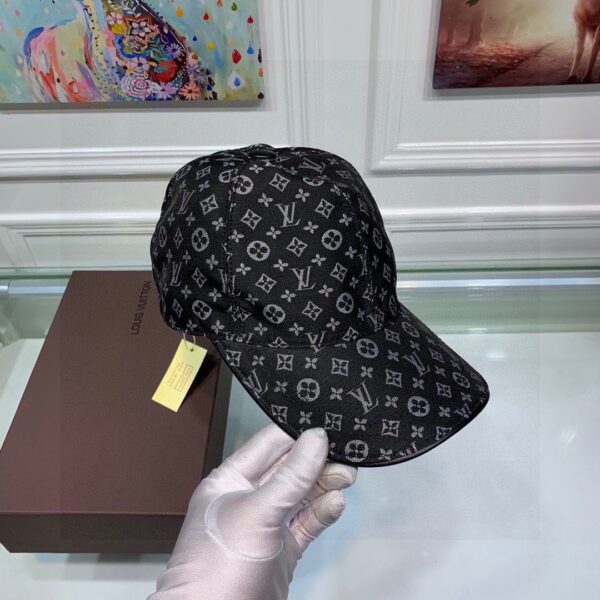 Louis Vuitton Be My Cap Black LV Cap