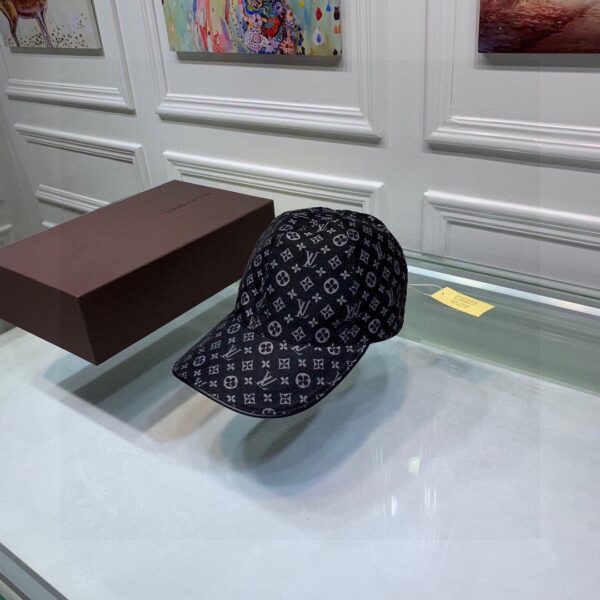 Louis Vuitton Be My Cap Black LV Cap