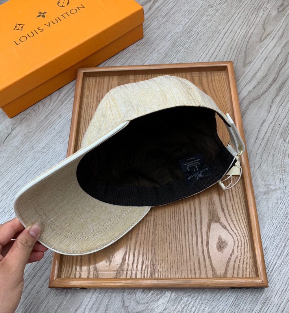 Louis Vuitton Be My Cap In Beige