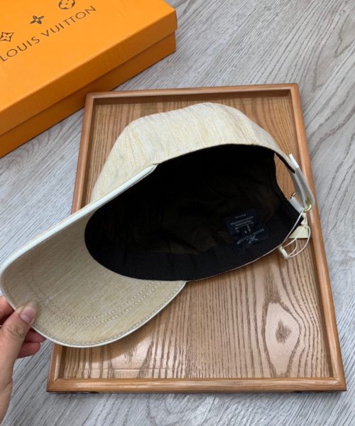 Louis Vuitton Be My Cap In Beige