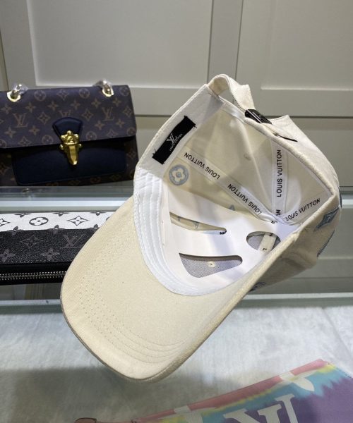 Louis Vuitton Be My Cap In Beige