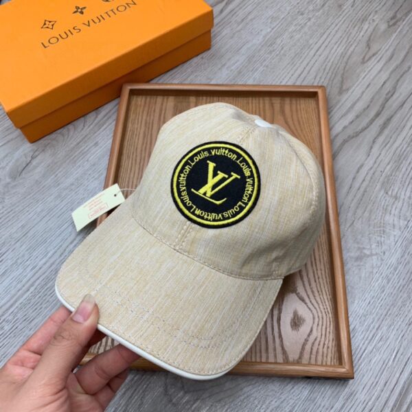 Louis Vuitton Be My Cap In Beige