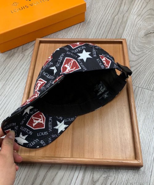 Louis Vuitton Be My Cap In Black