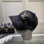 Louis Vuitton Be My Cap In Black