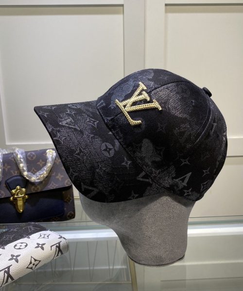 Louis Vuitton Be My Cap In Black
