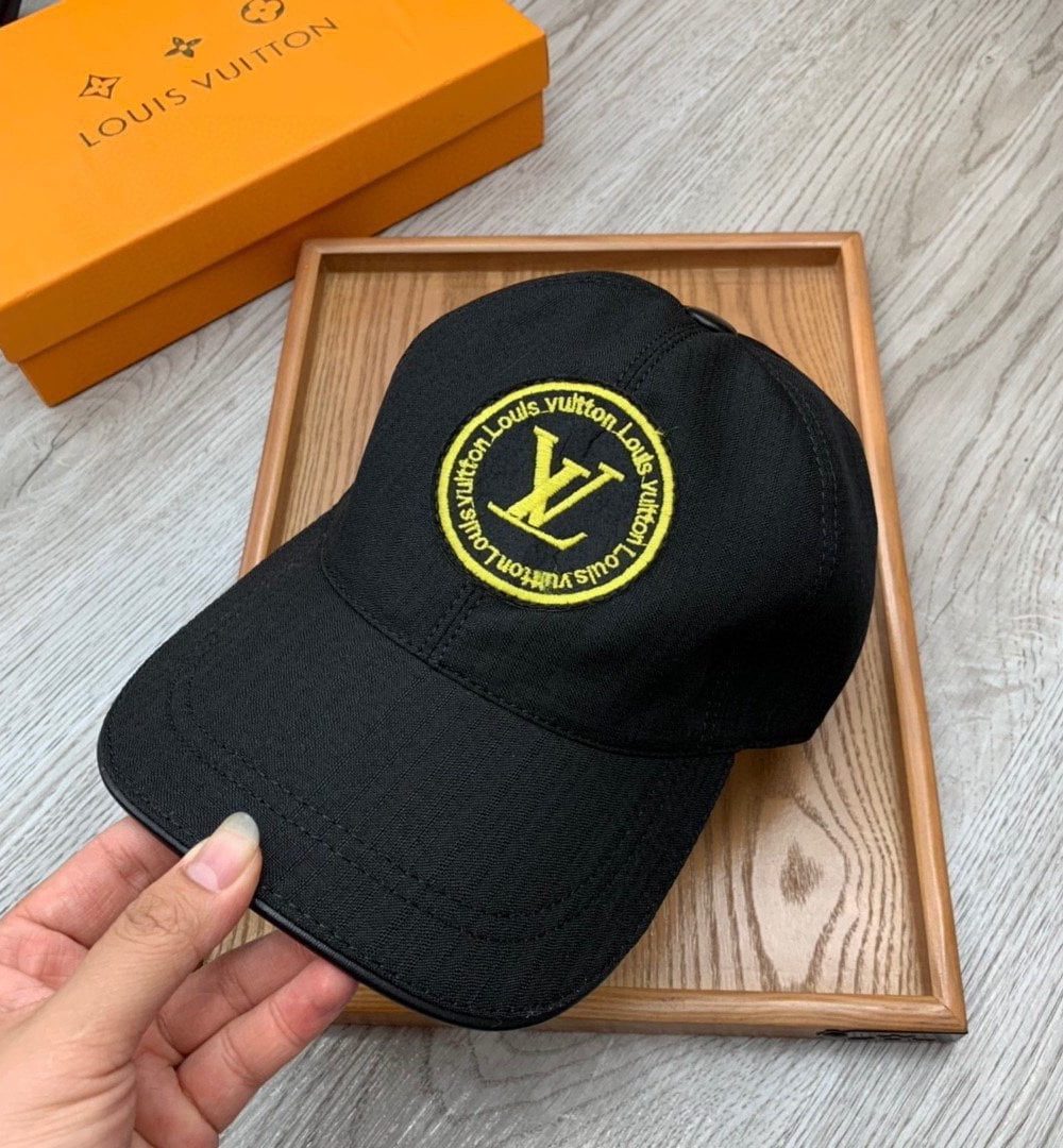 Louis Vuitton Be My Cap In Black