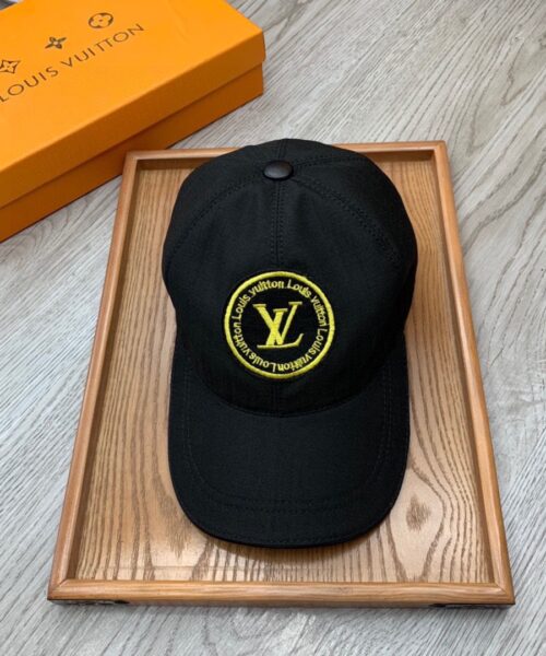 Louis Vuitton Be My Cap In Black