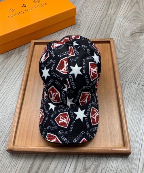 Louis Vuitton Be My Cap In Black