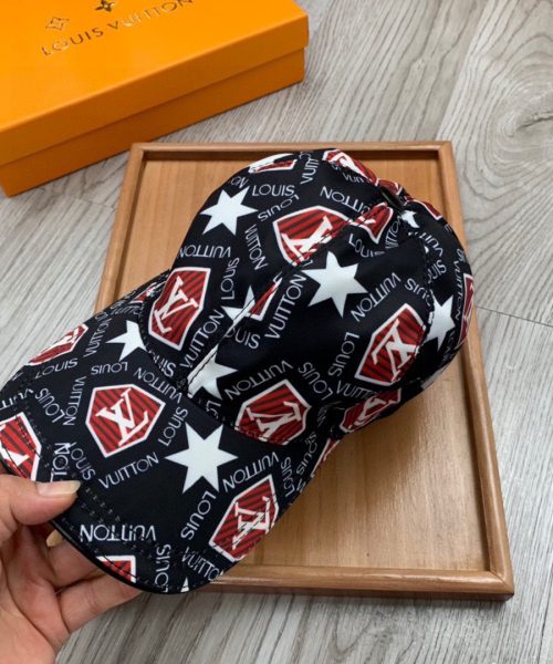 Louis Vuitton Be My Cap In Black