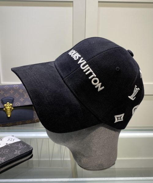 Louis Vuitton Be My Cap In Black