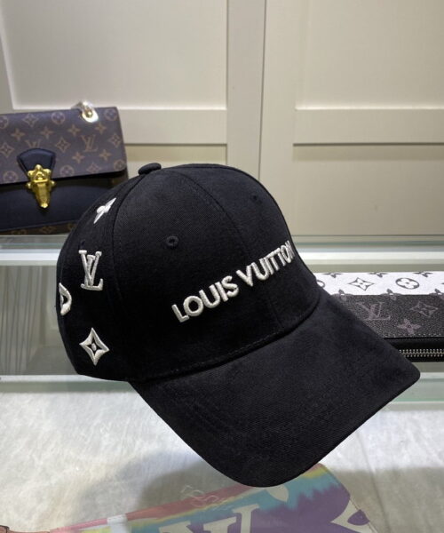 Louis Vuitton Be My Cap In Black