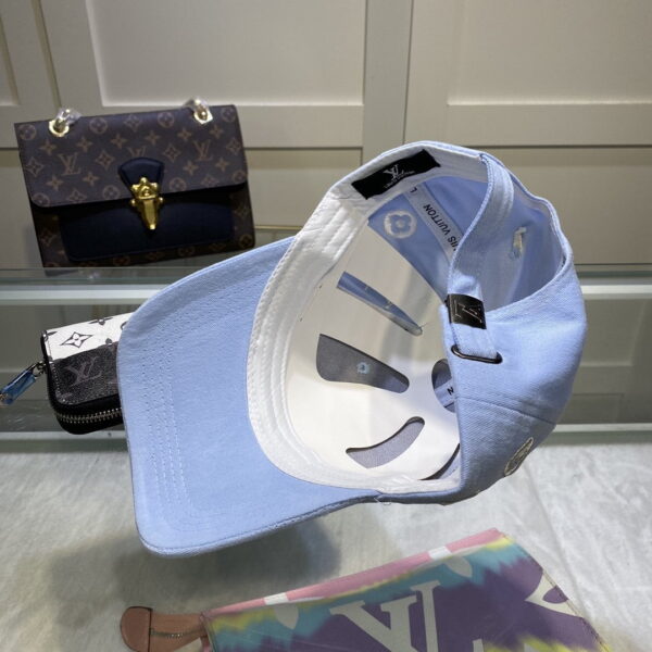 Louis Vuitton Be My Cap In Blue