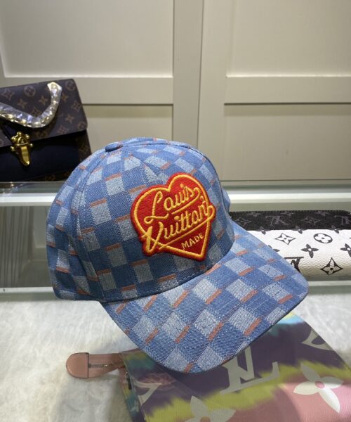 Louis Vuitton Be My Cap In Blue
