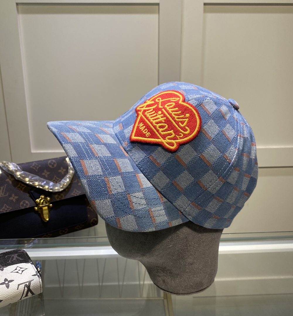 Louis Vuitton Be My Cap In Blue
