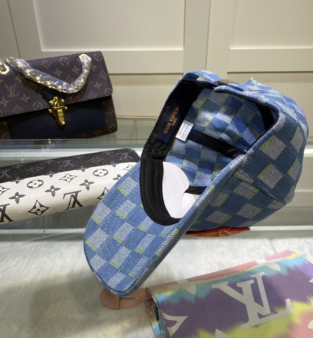 Louis Vuitton Be My Cap In Blue