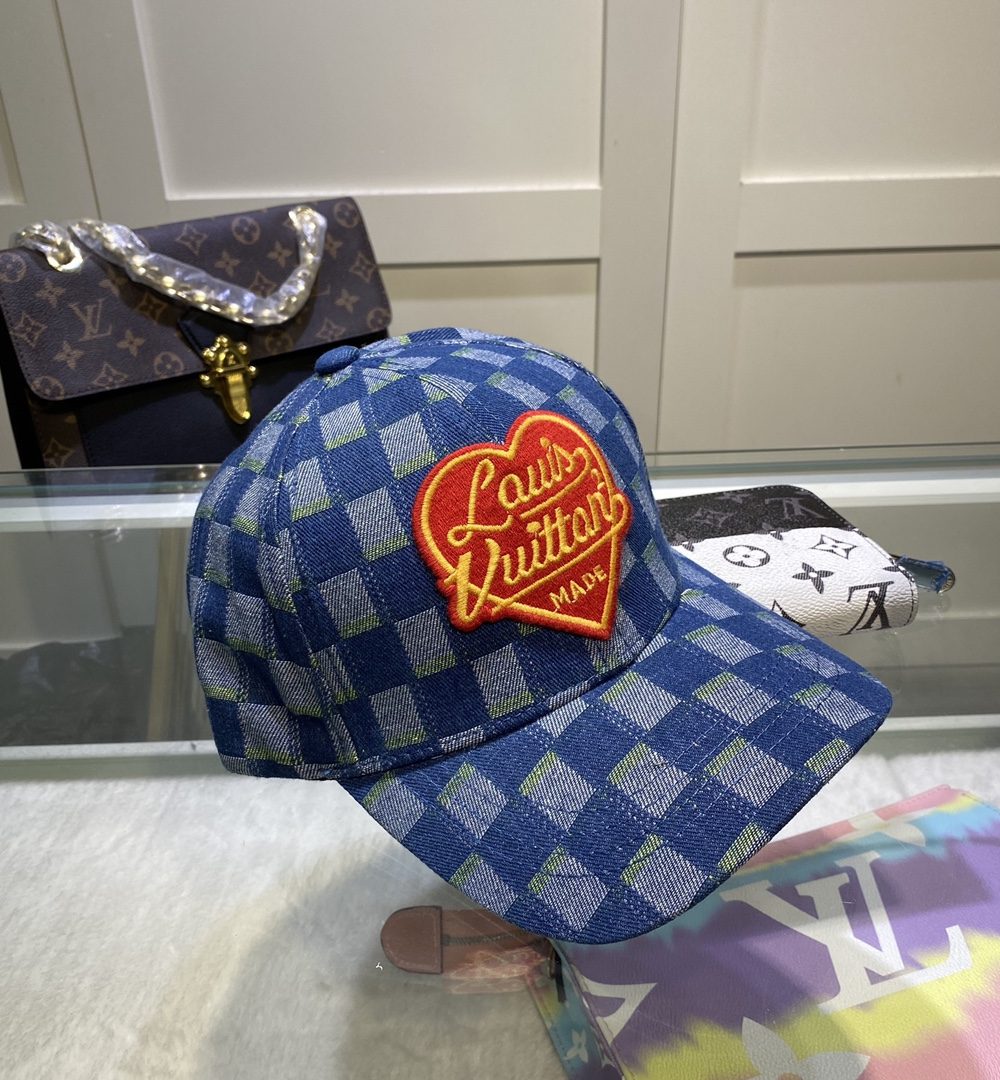 Louis Vuitton Be My Cap In Blue