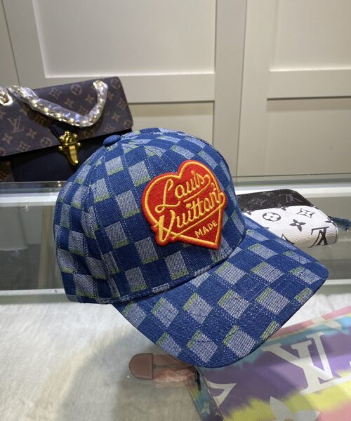 Louis Vuitton Be My Cap In Blue
