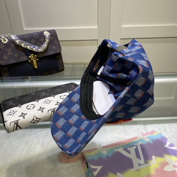 Louis Vuitton Be My Cap In Blue