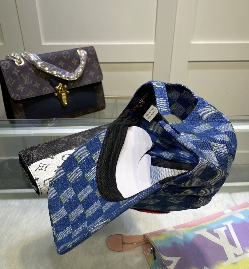 Louis Vuitton Be My Cap In Blue