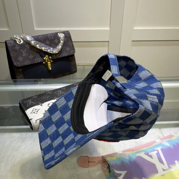 Louis Vuitton Be My Cap In Blue
