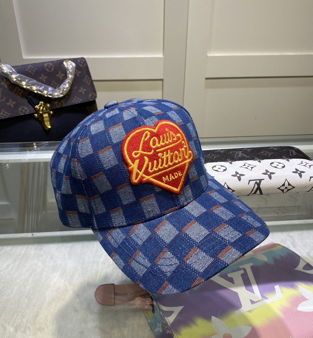Louis Vuitton Be My Cap In Blue