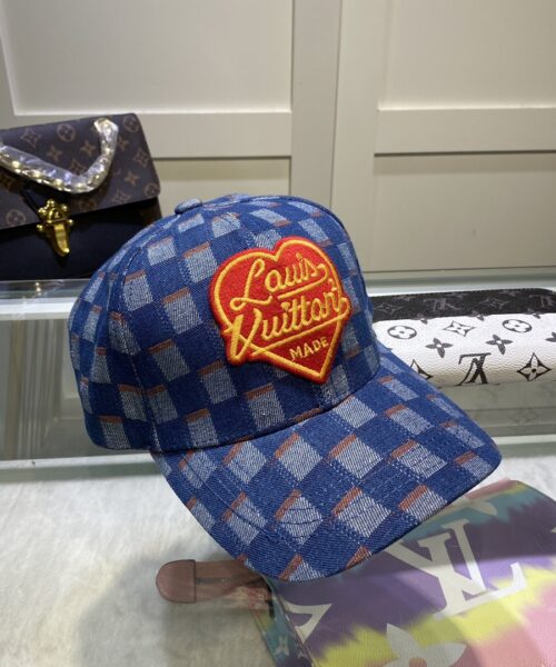 Louis Vuitton Be My Cap In Blue