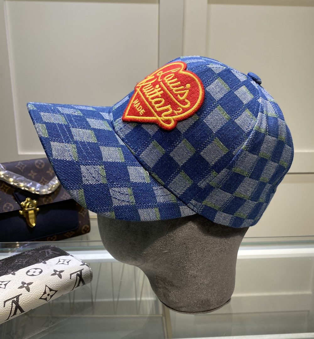 Louis Vuitton Be My Cap In Blue