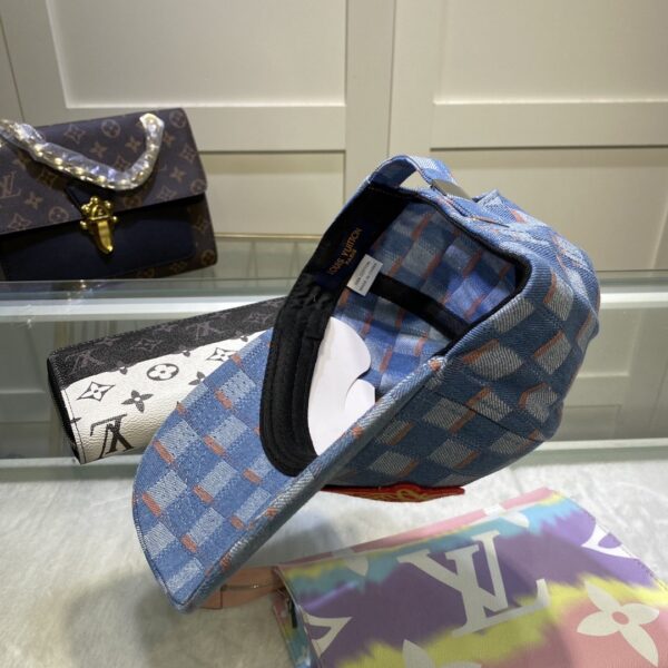 Louis Vuitton Be My Cap In Blue