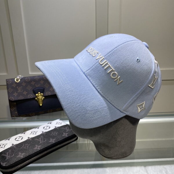 Louis Vuitton Be My Cap In Blue
