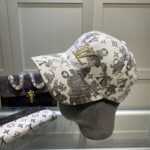 Louis Vuitton Be My Cap In Grey