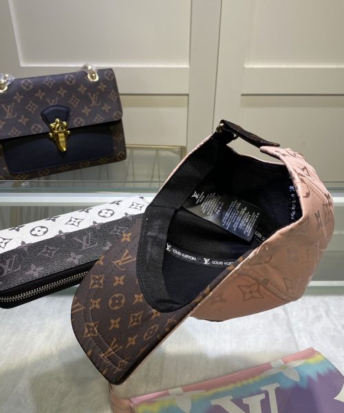 Louis Vuitton Be My Cap In Pink