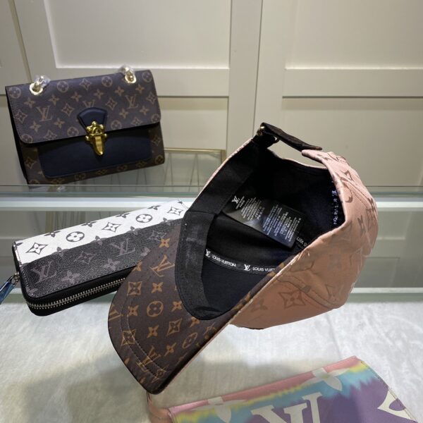 Louis Vuitton Be My Cap In Pink