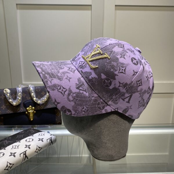 Louis Vuitton Be My Cap In Purple