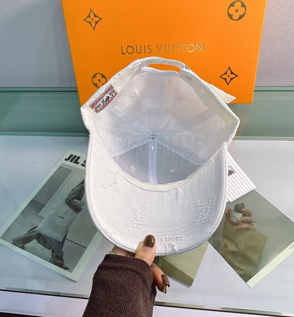 Louis Vuitton Be My Cap In White