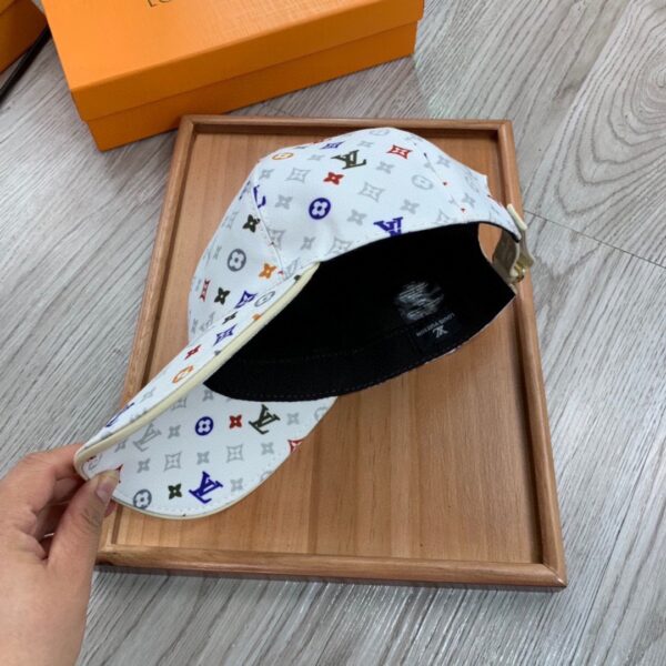Louis Vuitton Be My Cap In White