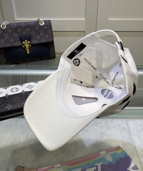 Louis Vuitton Be My Cap In White