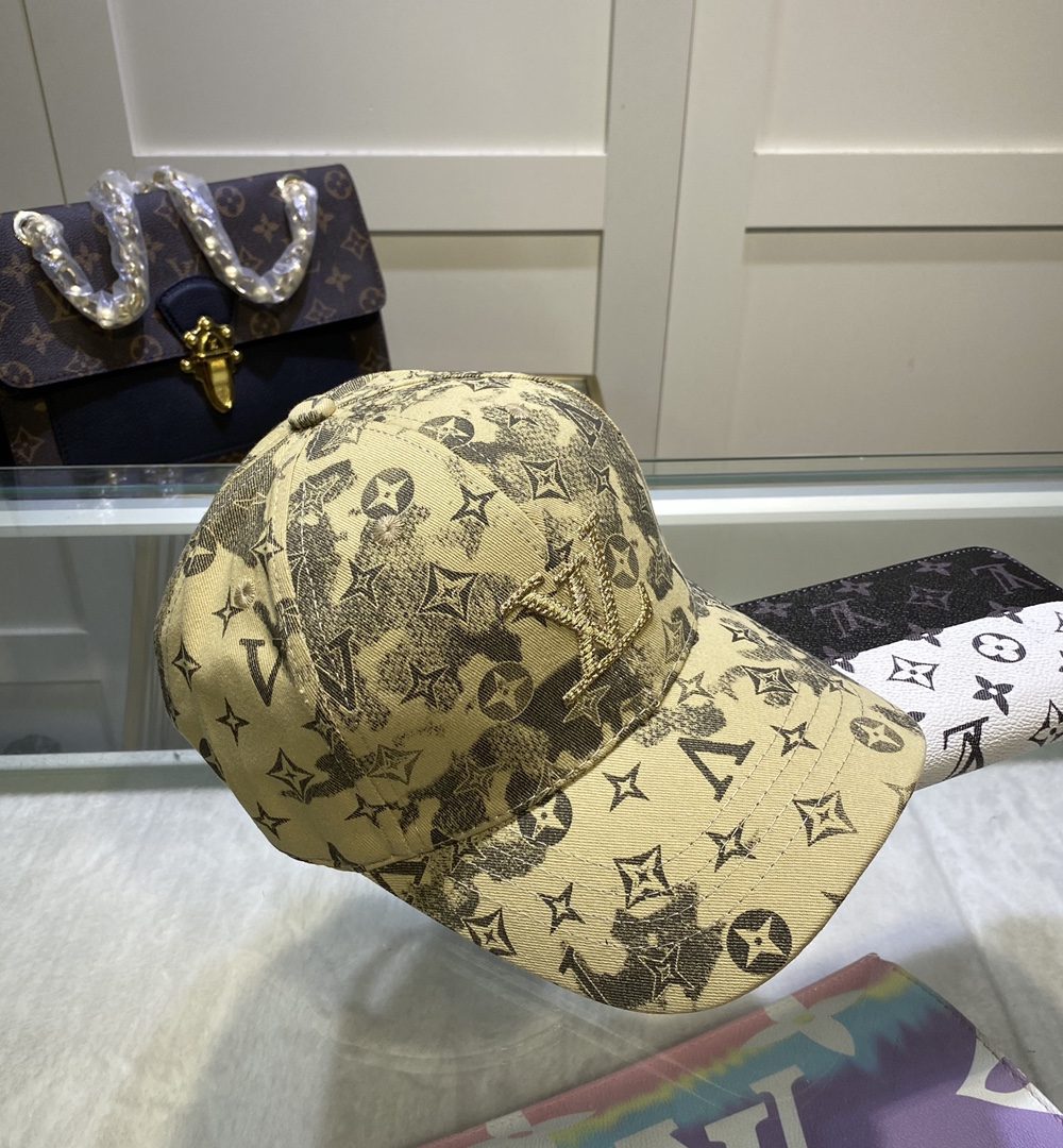 Louis Vuitton Be My Cap In Yellow