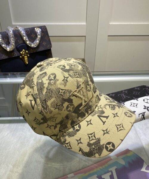 Louis Vuitton Be My Cap In Yellow