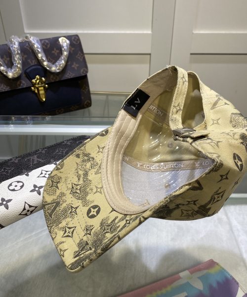 Louis Vuitton Be My Cap In Yellow