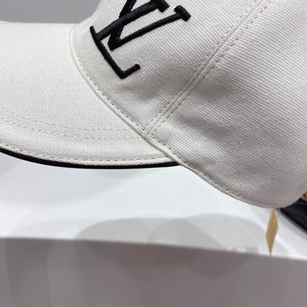 Louis Vuitton Be My Cap White LV Cap