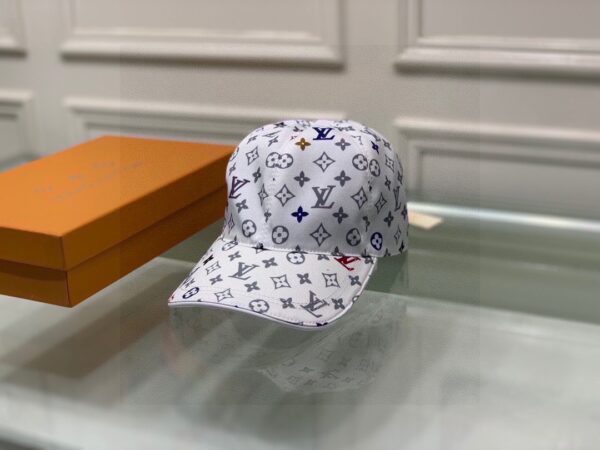 Louis Vuitton Be My Cap White LV Cap