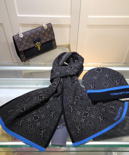 Louis Vuitton Beanie & Scarf Set In Black 