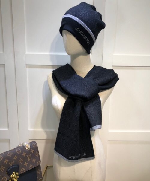 Louis Vuitton Beanie & Scarf Set In Black 