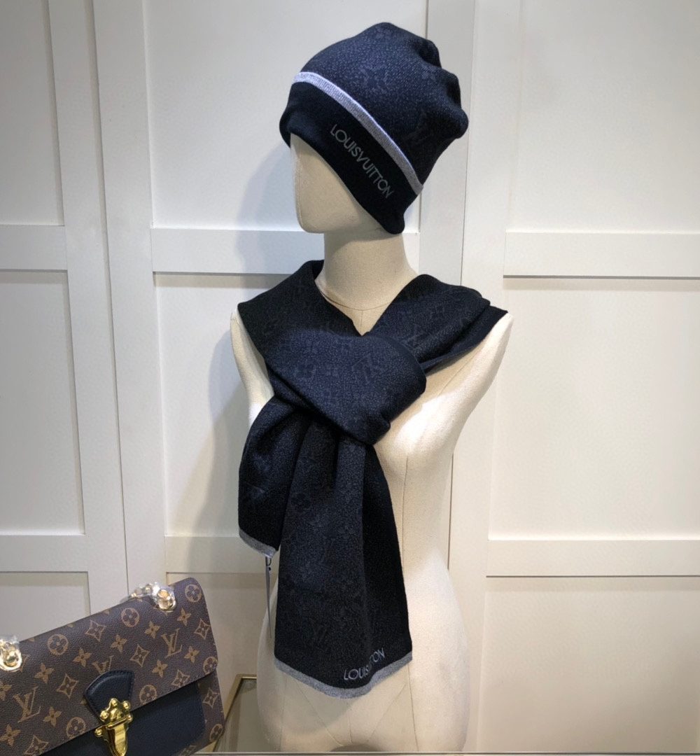 Louis Vuitton Beanie & Scarf Set In Black