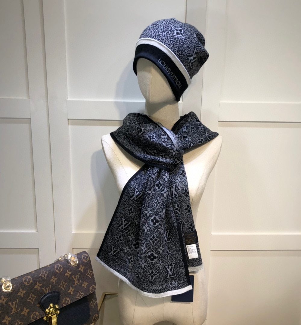 Louis Vuitton Beanie & Scarf Set In Black